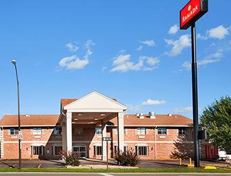 Ramada By Wyndham Sioux City Exterior photo